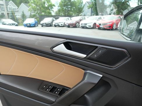 Used 2022 Volkswagen Tiguan SE AWD/4WD image 14