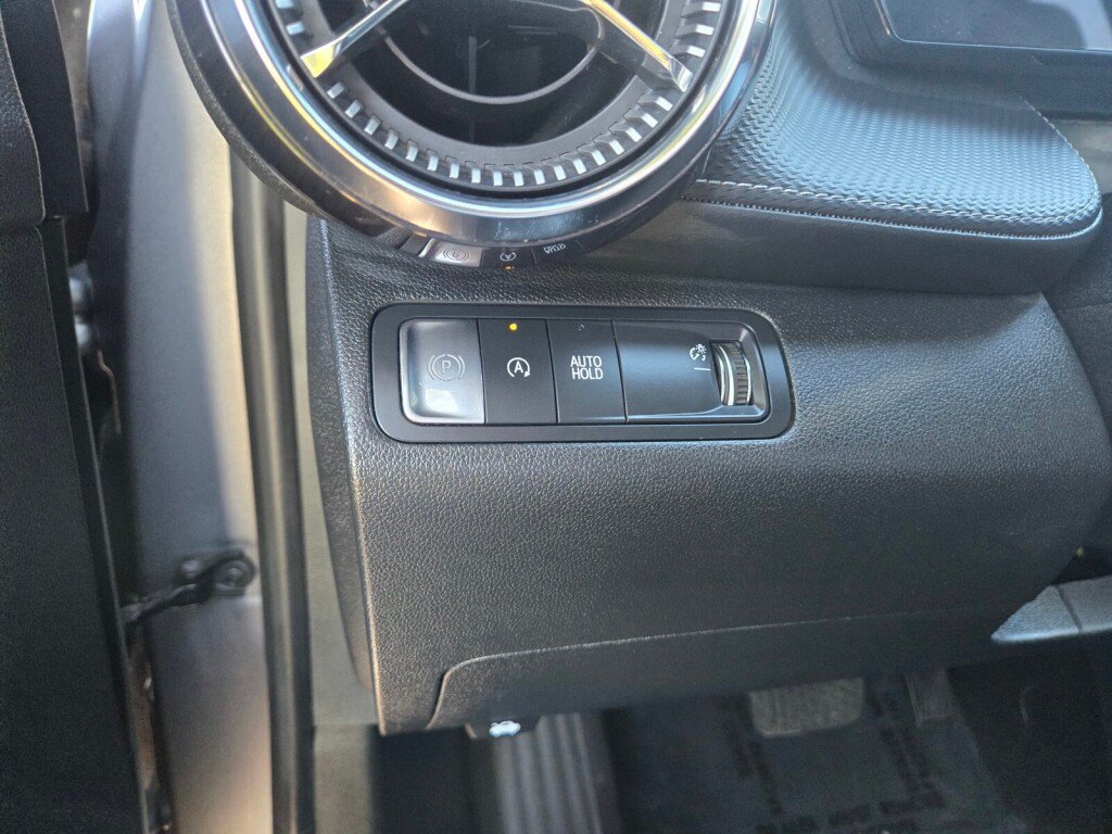 Used 2025 Chevrolet Equinox LT w/ Convenience Package II FWD image 19