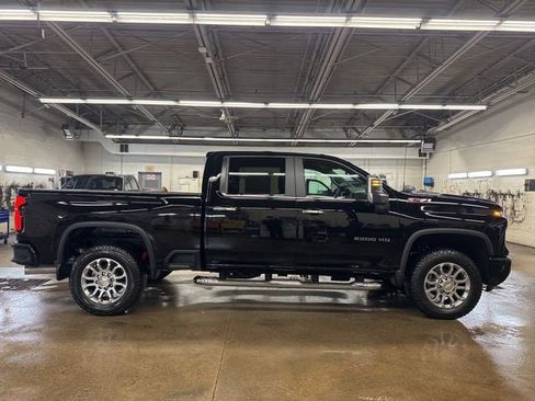 New 2026 Chevrolet Silverado 2500 LT w/ Z71 Chrome Sport Edition AWD/4WD image 7