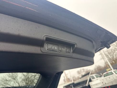 Used 2023 Ford Explorer XLT w/ Equipment Group 202A image 13