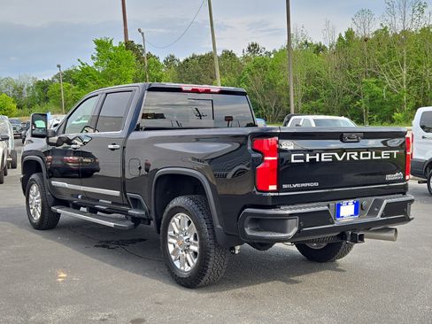 Used 2025 Chevrolet Silverado 2500 High Country w/ Technology Package AWD/4WD image 10