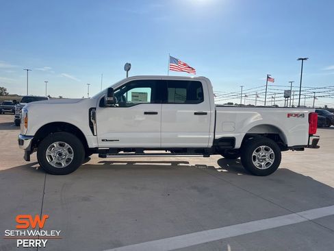 New 2026 Ford F250 XLT w/ FX4 Off-Road Package image 11