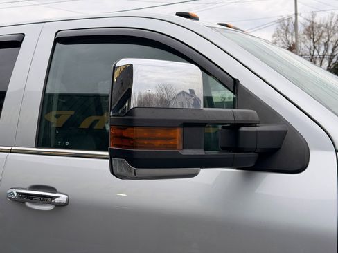 Used 2019 GMC Sierra 2500 Denali w/ Duramax Plus Package image 10