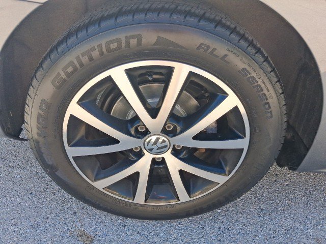 Used 2017 Volkswagen Jetta SE FWD image 9