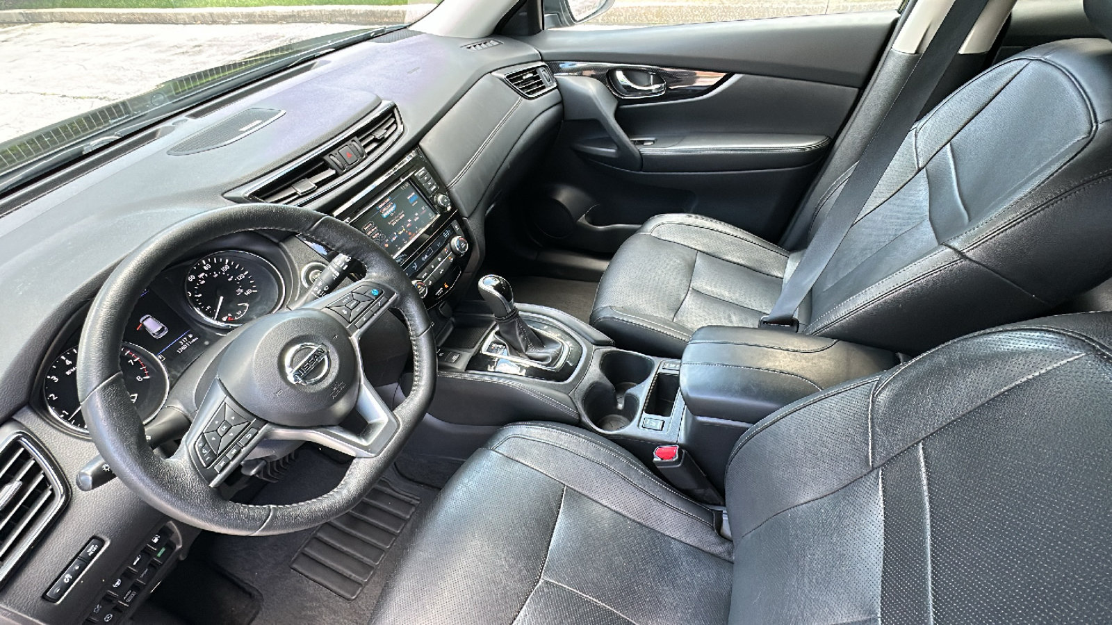 Used 2019 Nissan Rogue SL AWD/4WD image 22