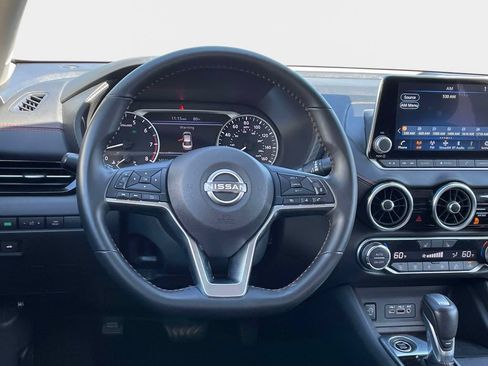 Used 2025 Nissan Sentra SR FWD image 17
