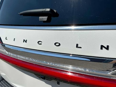 Used 2021 Lincoln Navigator Black Label AWD/4WD image 11