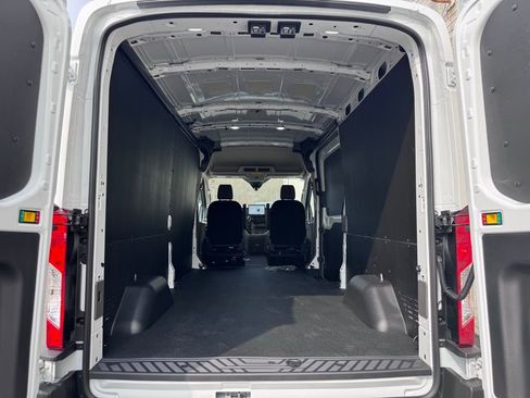 New 2026 Ford Transit 250 148 Medium Roof Extended AWD image 33