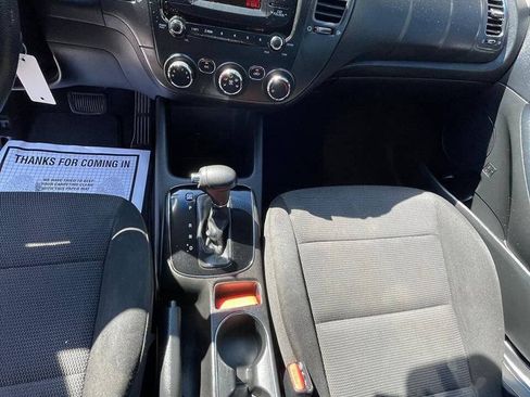 Used 2018 Kia Forte LX FWD image 3