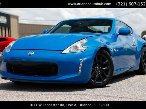 Used 2009 Nissan 370Z Touring RWD image 1