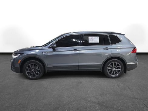 Used 2022 Volkswagen Tiguan SE image 9