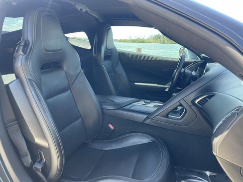 Used 2019 Chevrolet Corvette Stingray Coupe w/ 1LT RWD image 7