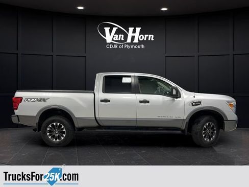 Used 2019 Nissan Titan PRO-4X w/ Pro-4x Utility Package AWD/4WD image 9