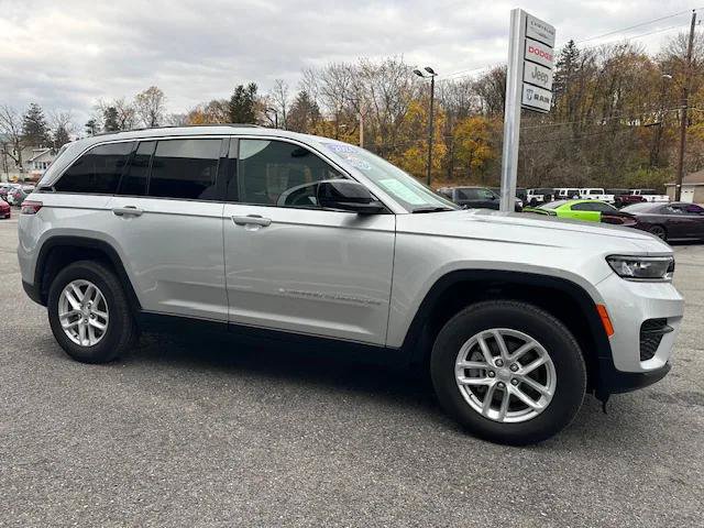 Certified 2024 Jeep Grand Cherokee Laredo X w/ Trailer Tow Package AWD/4WD image 5