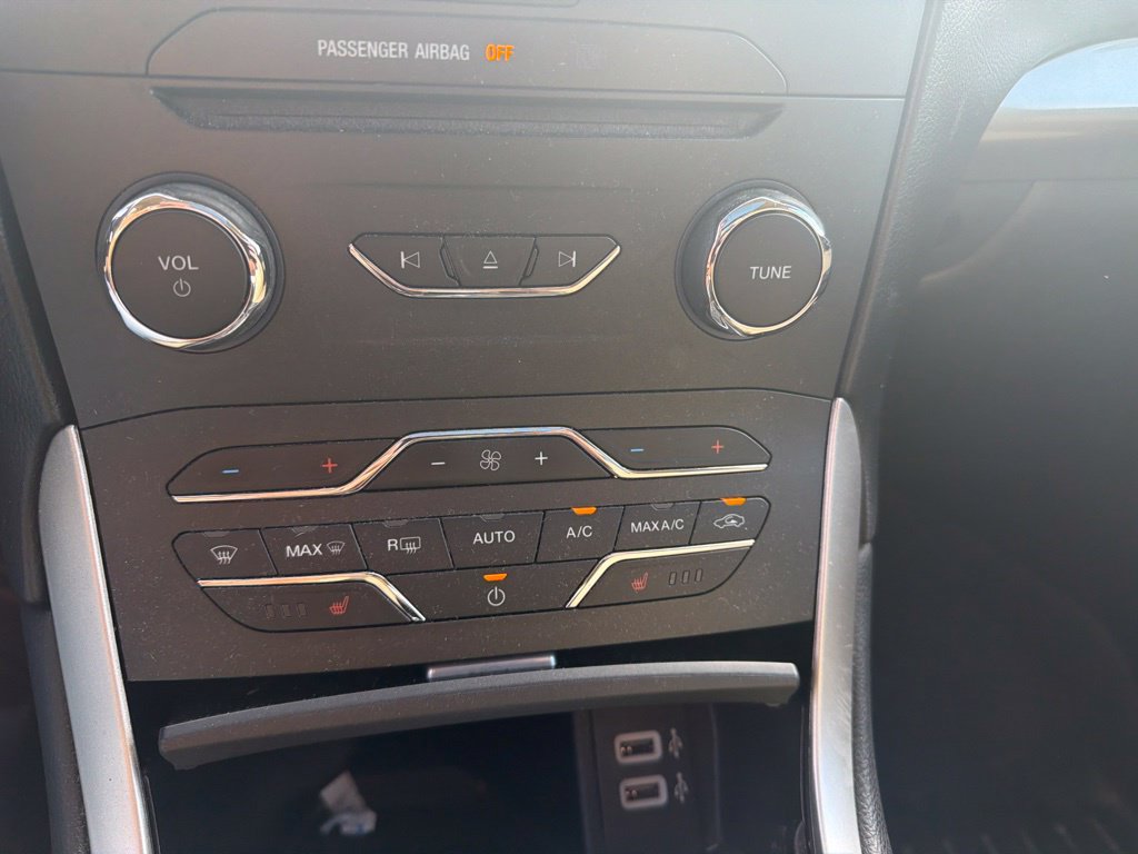 Used 2016 Ford Edge SEL w/ Equipment Group 201A AWD/4WD image 9