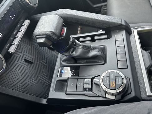 Used 2024 Toyota Tacoma TRD Off-Road image 23