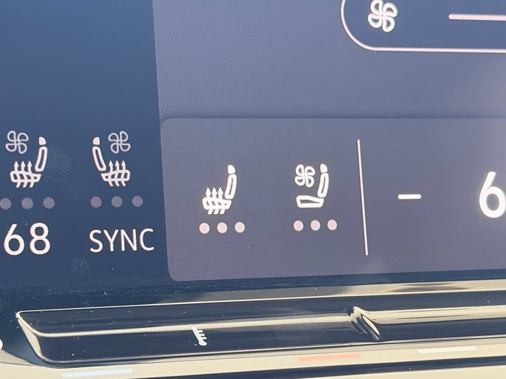Certified 2026 Volkswagen Atlas SE FWD image 25