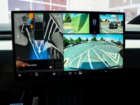 Used 2024 Tesla Cybertruck AWD Crew Cab image 26