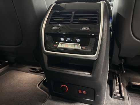 Used 2023 BMW X7 xDrive40i image 39