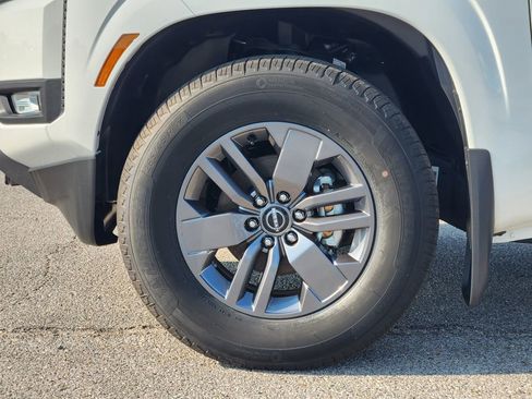 New 2025 Nissan Frontier SV w/ SV Convenience Package RWD image 7