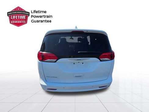 Used 2018 Chrysler Pacifica LX FWD image 9