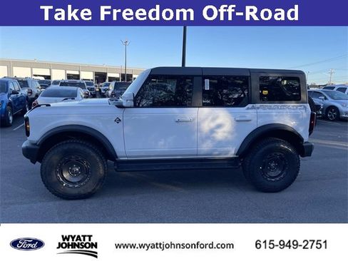 New 2025 Ford Bronco Outer Banks w/ Sasquatch Package image 6