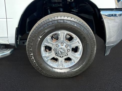 Used 2024 RAM 3500 Big Horn image 29