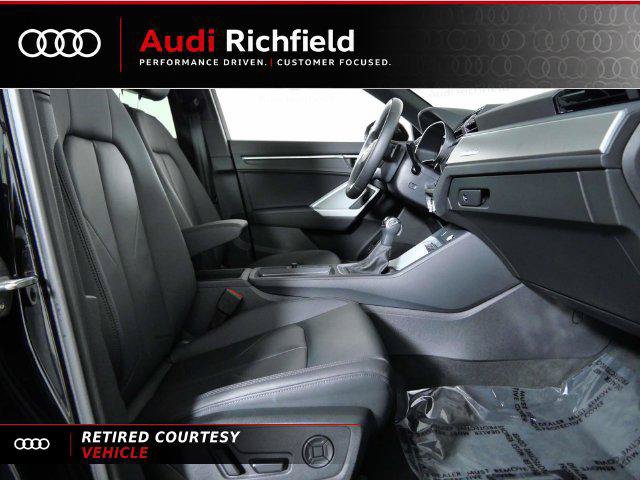 Certified 2025 Audi Q3 2.0T Premium w/ Convenience Package AWD/4WD image 29