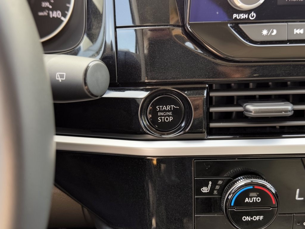 Used 2025 Nissan Pathfinder SV FWD image 24