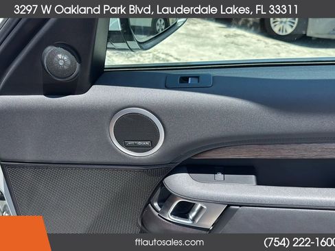 Used 2017 Land Rover Discovery HSE AWD/4WD image 47