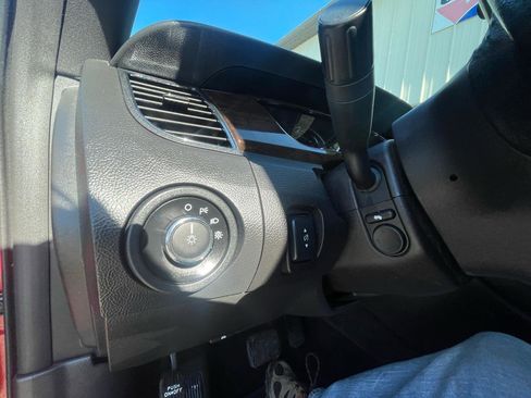 Used 2015 Ford Taurus Limited image 16