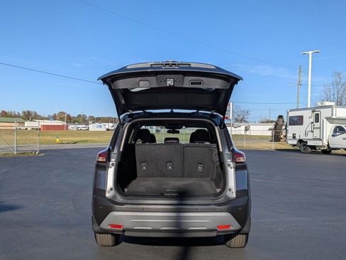 Certified 2023 Nissan Rogue SV image 26