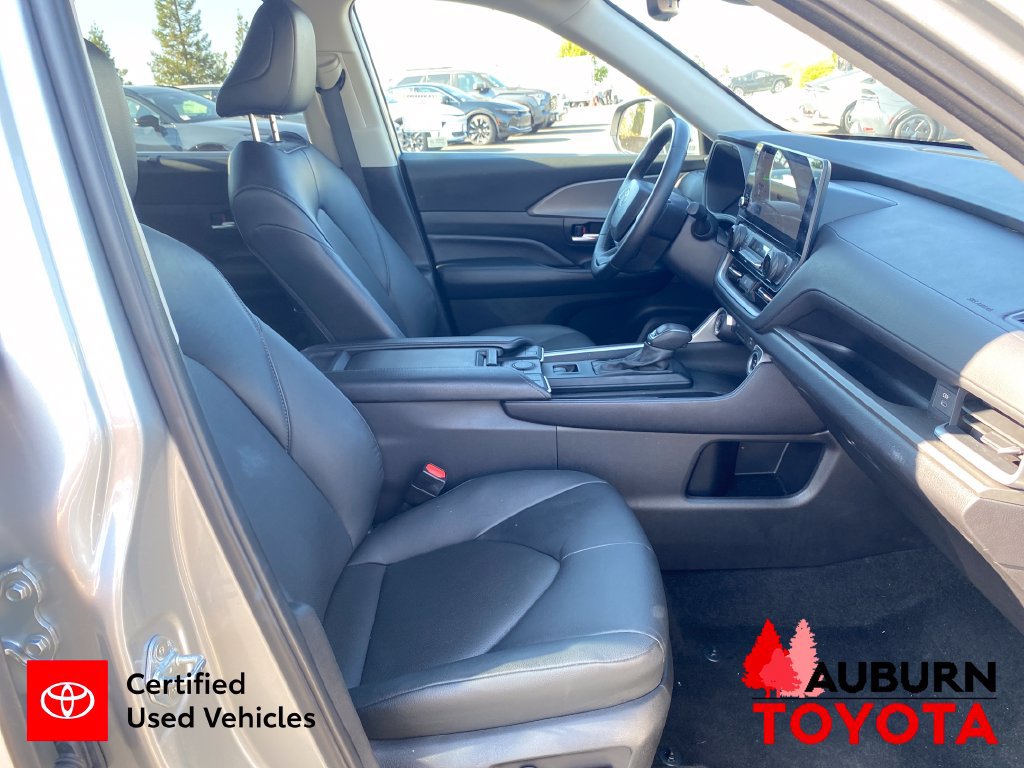 Certified 2025 Toyota Grand Highlander AWD image 22