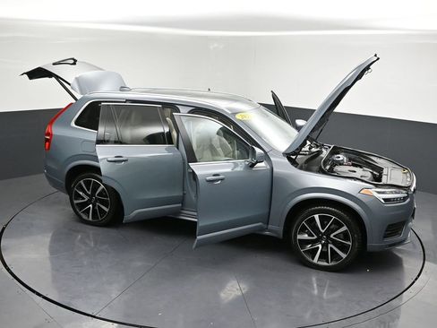 Used 2021 Volvo XC90 T6 Momentum w/ Advanced Package image 32