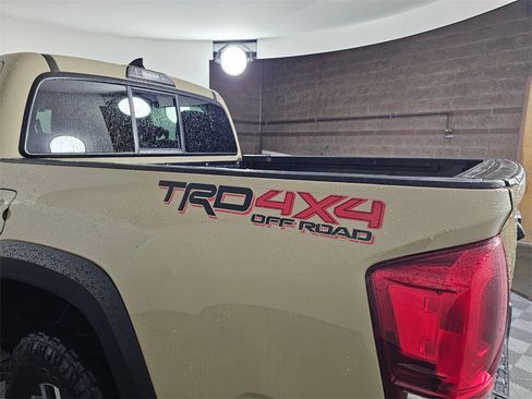 Used 2016 Toyota Tacoma TRD Off-Road w/ Towing Package image 19