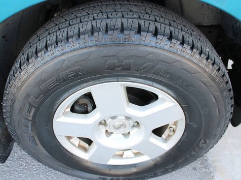 Used 2005 Nissan Frontier NISMO w/ (J01) Sunroof Pkg RWD image 11