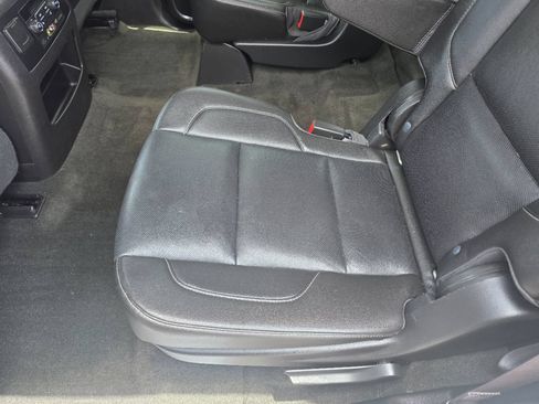 Used 2015 GMC Yukon SLT w/ Open Road Package RWD image 30