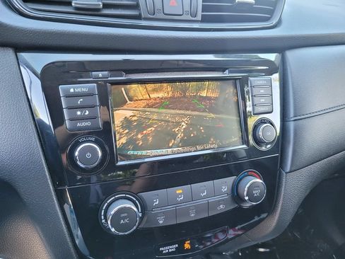 Used 2018 Nissan Rogue S w/ S Value Package FWD image 18