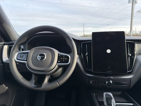 New 2026 Volvo XC60 B5 Ultra w/ Climate Package image 9