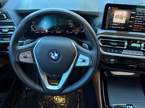 Used 2024 BMW X4 xDrive30i w/ Premium Package image 15
