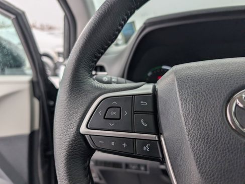 Used 2023 Toyota Sienna XLE image 17