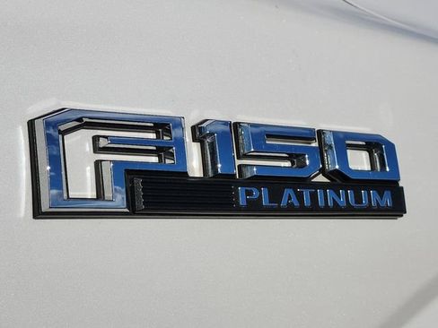 Used 2016 Ford F150 Platinum w/ Equipment Group 701A Luxury image 37