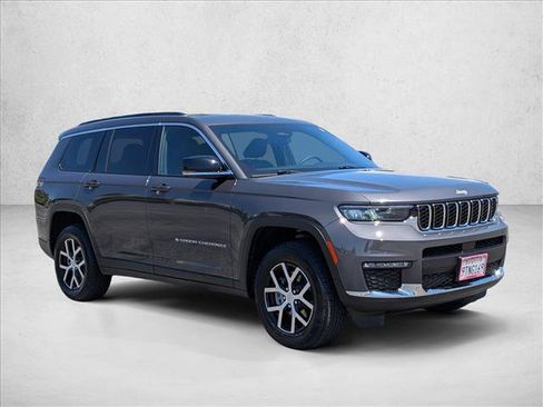 Used 2025 Jeep Grand Cherokee L Limited AWD/4WD image 3