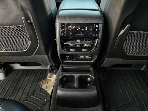 Used 2021 Jeep Grand Cherokee L Limited image 22