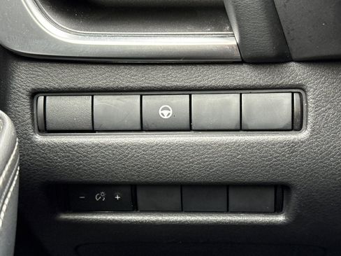 Used 2023 Nissan Rogue SV FWD image 30