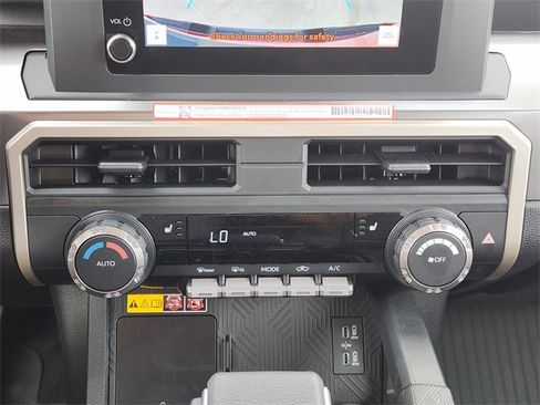 Used 2025 Toyota Tacoma SR5 image 14