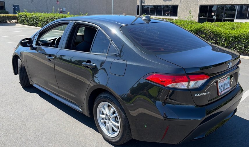 Used 2022 Toyota Corolla LE FWD image 6