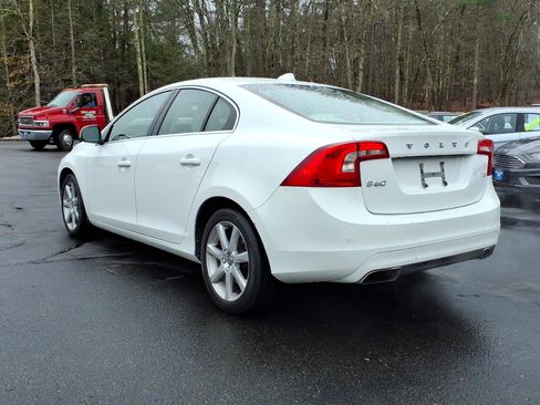 Used 2016 Volvo S60 T5 Premier image 4