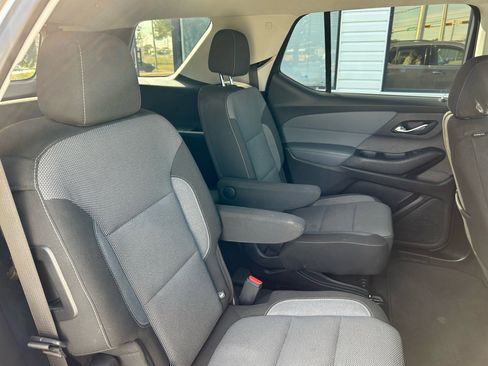 Used 2020 Chevrolet Traverse LT image 32