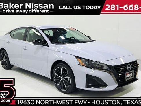 Certified 2025 Nissan Altima 2.5 SR FWD image 1